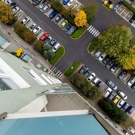 Bosakova Retreat With Balcony 아파트