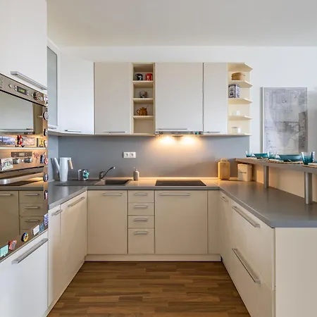 Bosakova Retreat With Balcony Apartamento