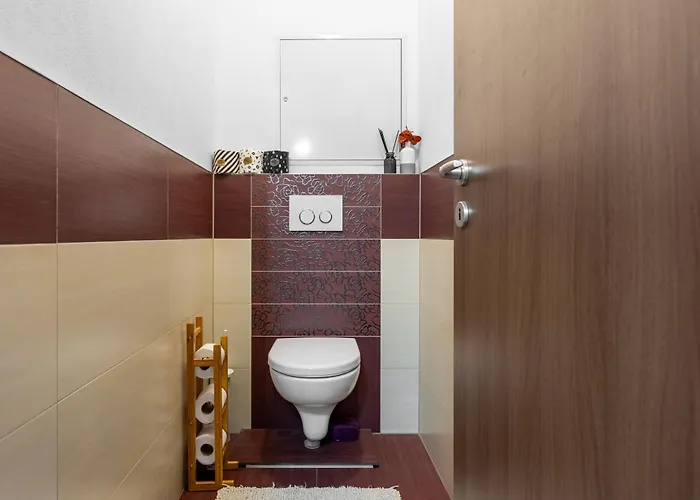 Bosakova Retreat With Balcony Apartment