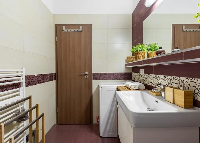 Bosakova Retreat With Balcony Apartment