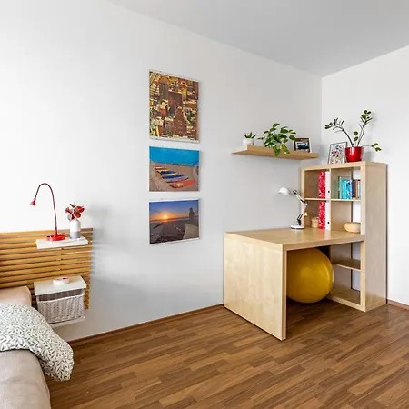 Bosakova Retreat With Balcony *